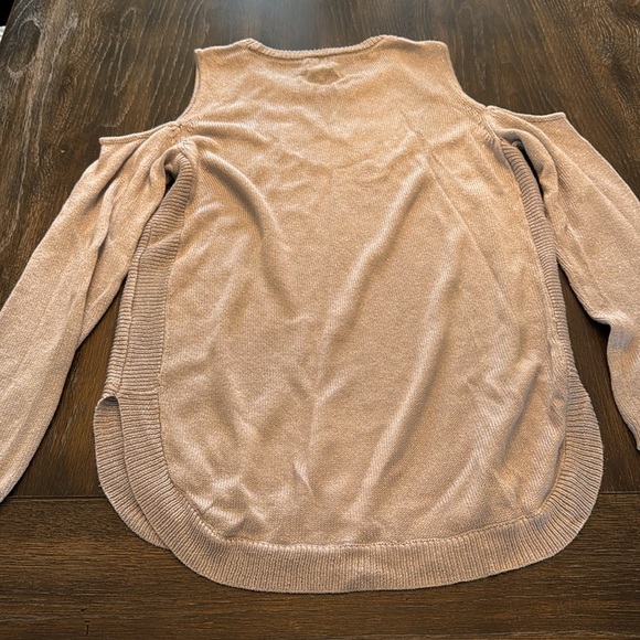 🟣 SOHO STREET NY&CO OPEN SHOULDER DREAM SWEATER SIZE MEDIUM - Picture 5 of 5